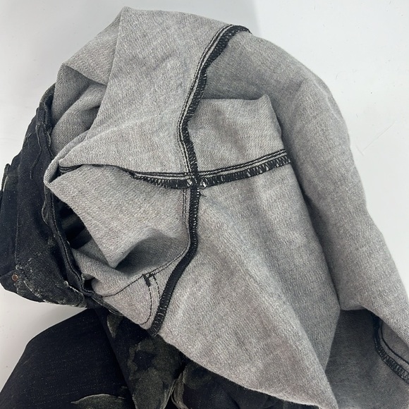 Joseph Ribkoff Black Floral Velvet Burnout Jeans Women’s Size 10 Excellent - Picture 11 of 11